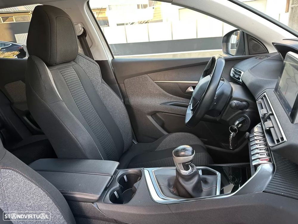 Peugeot 3008 1.2 PureTech Allure - 55