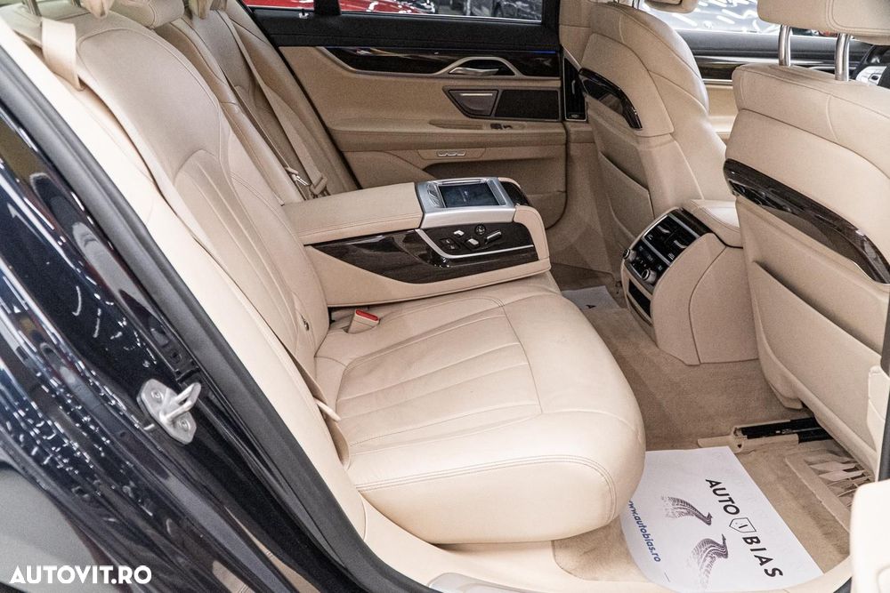 BMW Seria 7 740e iPerformance - 9