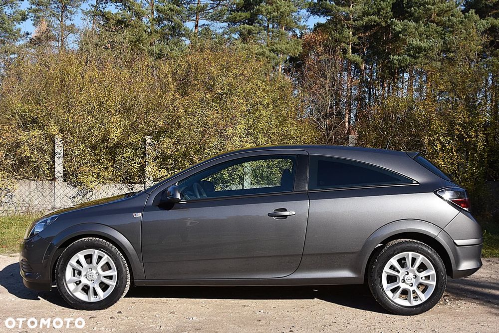 Opel Astra III GTC 1.4 Enjoy - 3