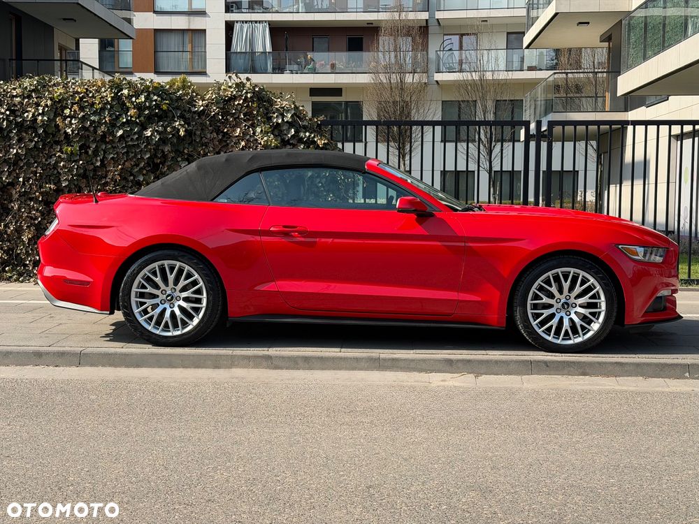 Ford Mustang - 25