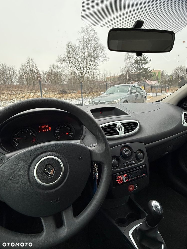 Renault Clio 1.2 16V 75 Yahoo - 13