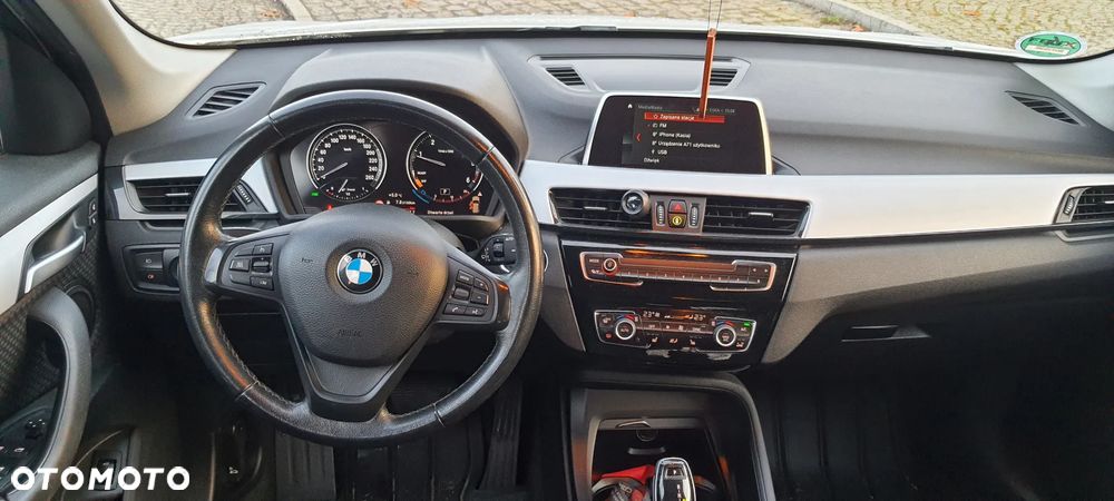 BMW X1 xDrive18d - 14