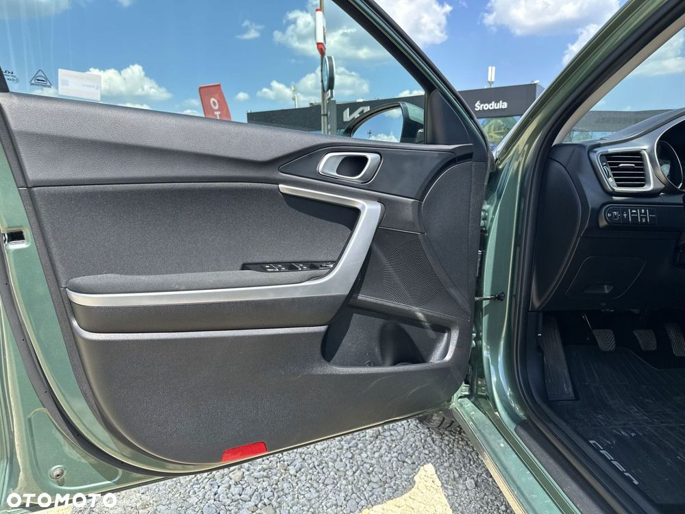 Kia Ceed - 10