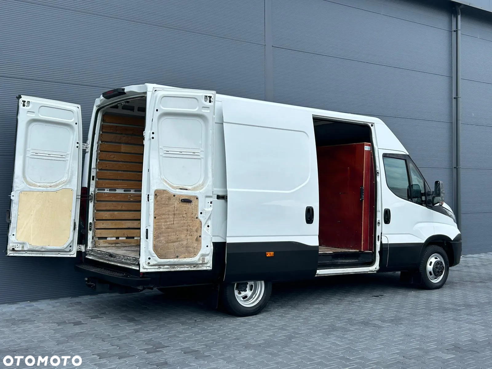 Iveco Daily 35C17 40C17 3.0 HPI L3H2 Średniak **CLIMATRONIC**Hak 3,5t.**NA BLIŹNIAKACH**Sprowadzony**2015R** - 6