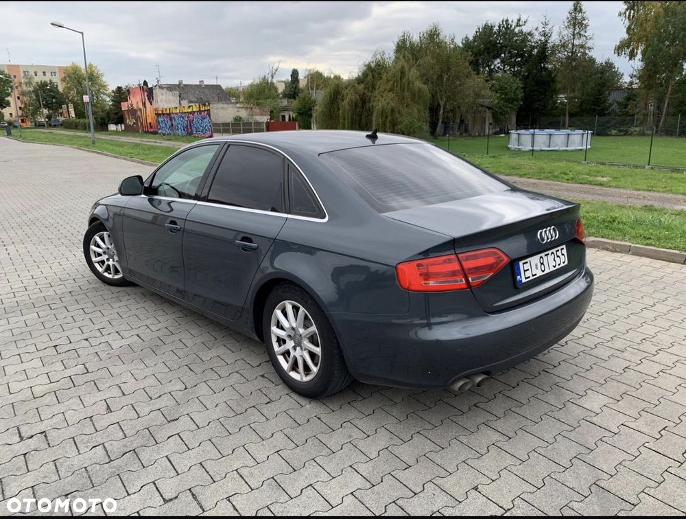 Audi A4 Limousine 2.0 TDI DPF Ambiente - 4