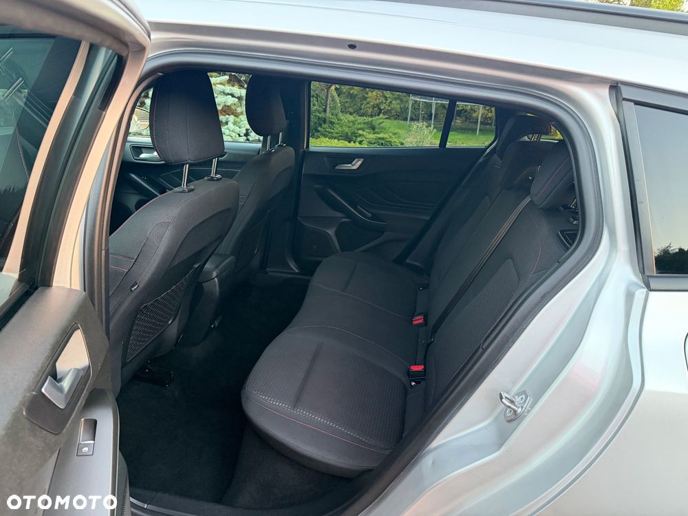 Ford Focus 1.5 EcoBlue Start-Stopp-System ST-LINE - 16