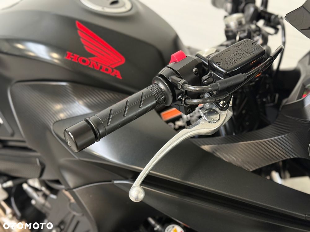 Honda CBR - 12