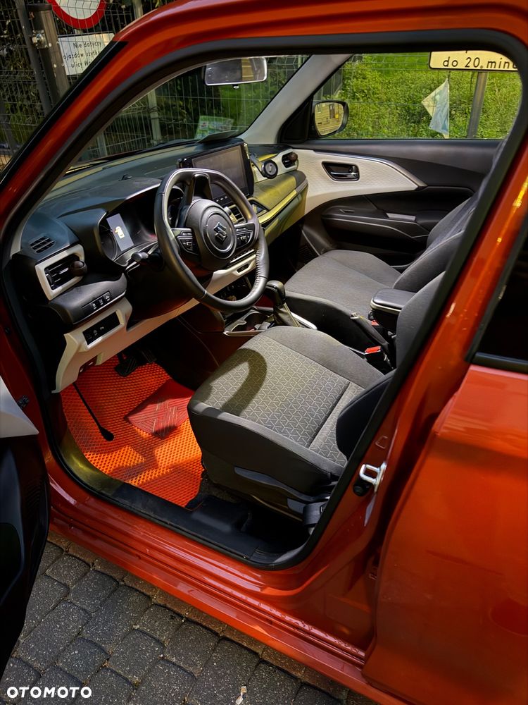Suzuki Swift 1.2 Dualjet SHVS Elegance CVT - 4