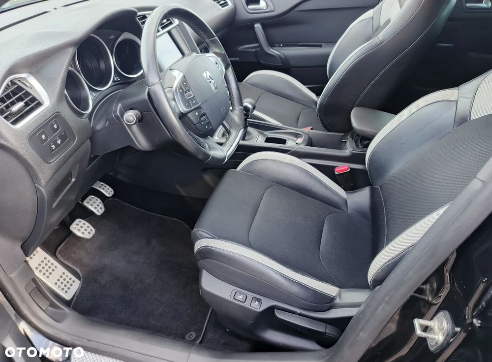 Citroën DS4 e-HDi 115 Chic - 22