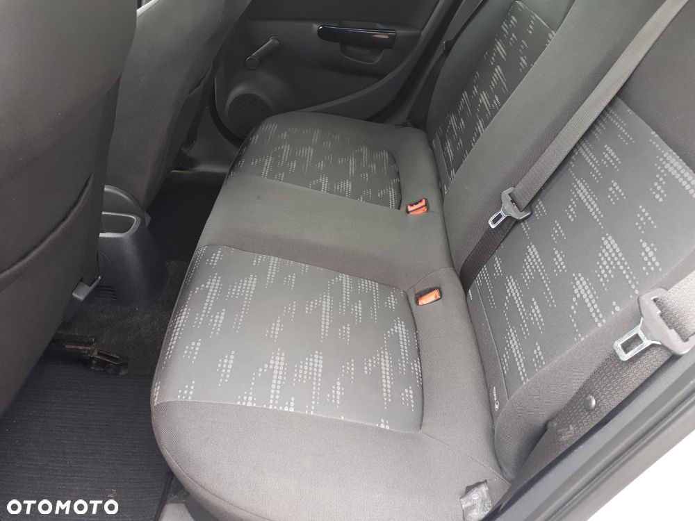 Opel Corsa 1.2 16V Edition / Active - 10