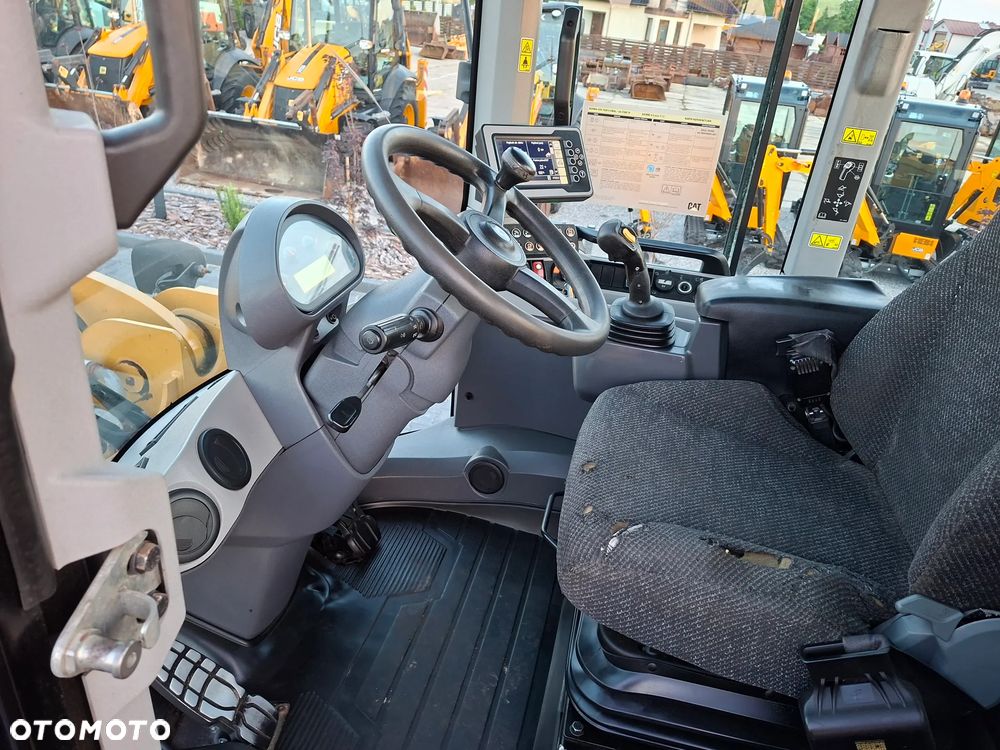 Caterpillar CAT 930 M - 4