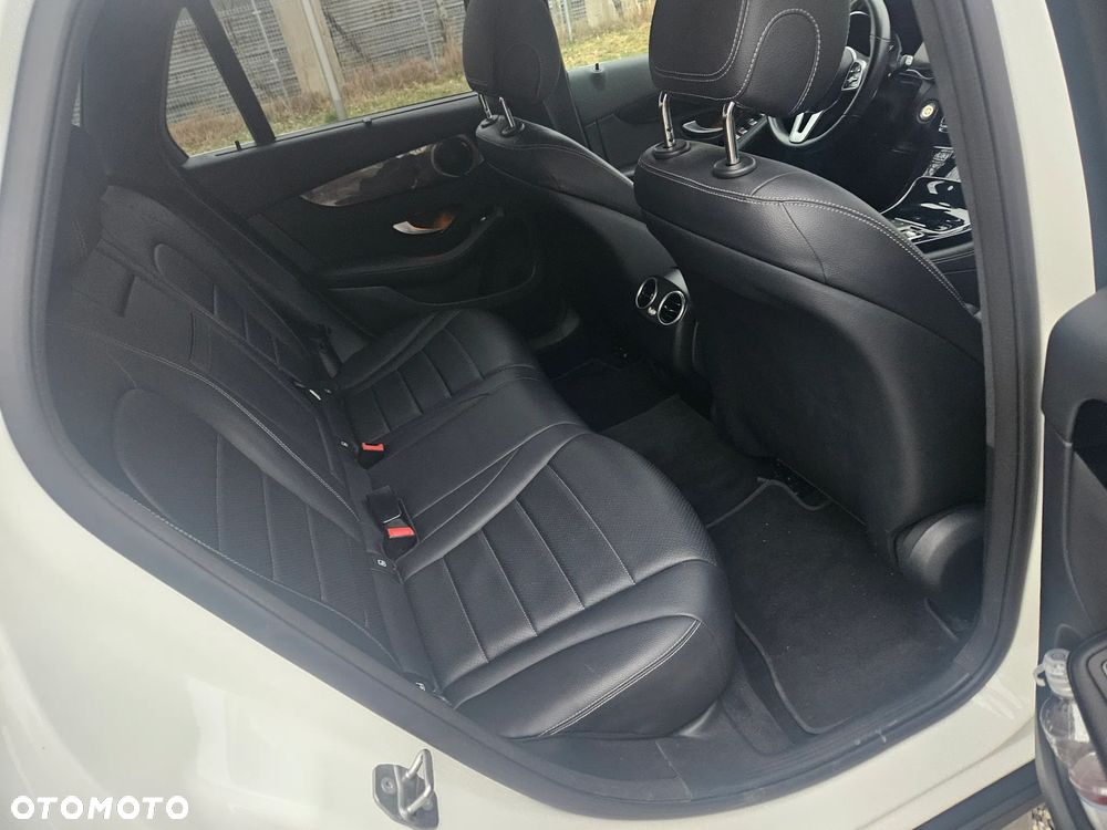 Mercedes-Benz GLC 220 d 4Matic 9G-TRONIC - 24