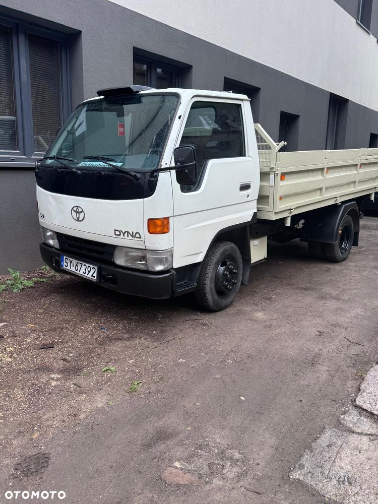 Toyota Dyna - 3