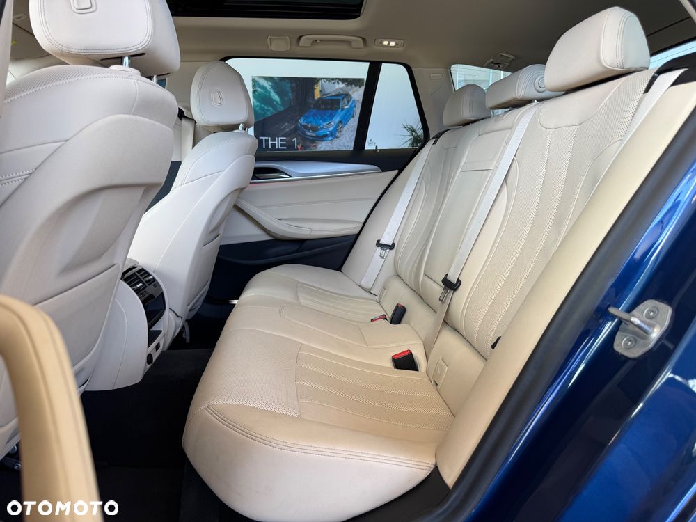 BMW Seria 5 520d xDrive - 16