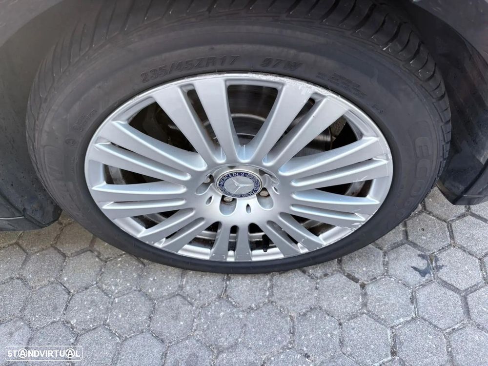 Mercedes-Benz E 350 CGi Avantgarde BlueEfficiency Auto - 13