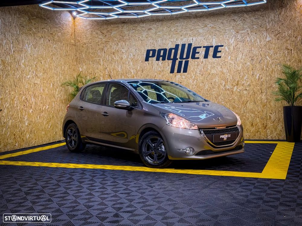 Peugeot 208 1.6 e-HDi SE Style - 1