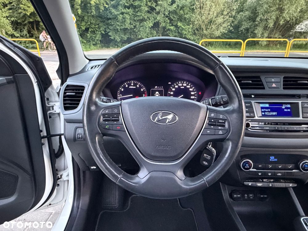 Hyundai i20 blue 1.2 YES Gold - 16
