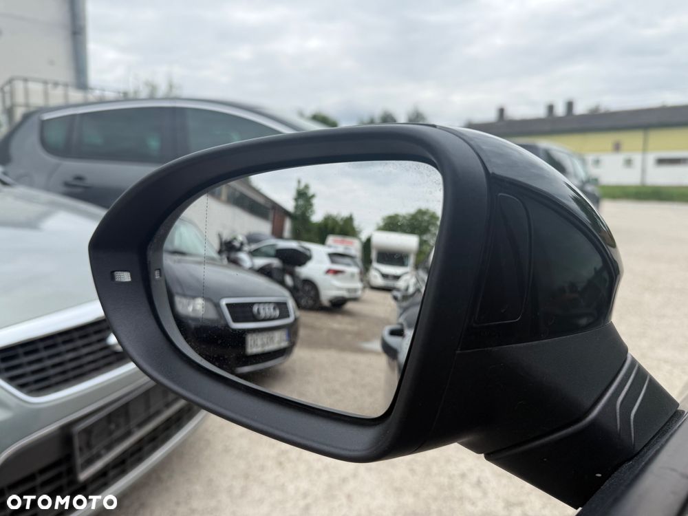 Volkswagen Golf - 12