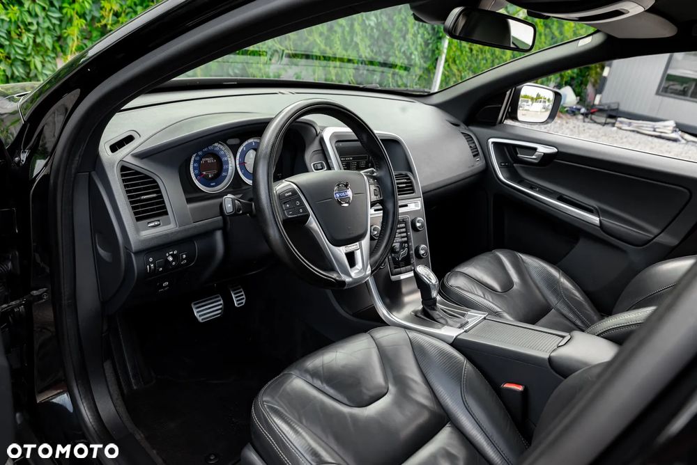 Volvo XC 60 D5 AWD RDesign - 17