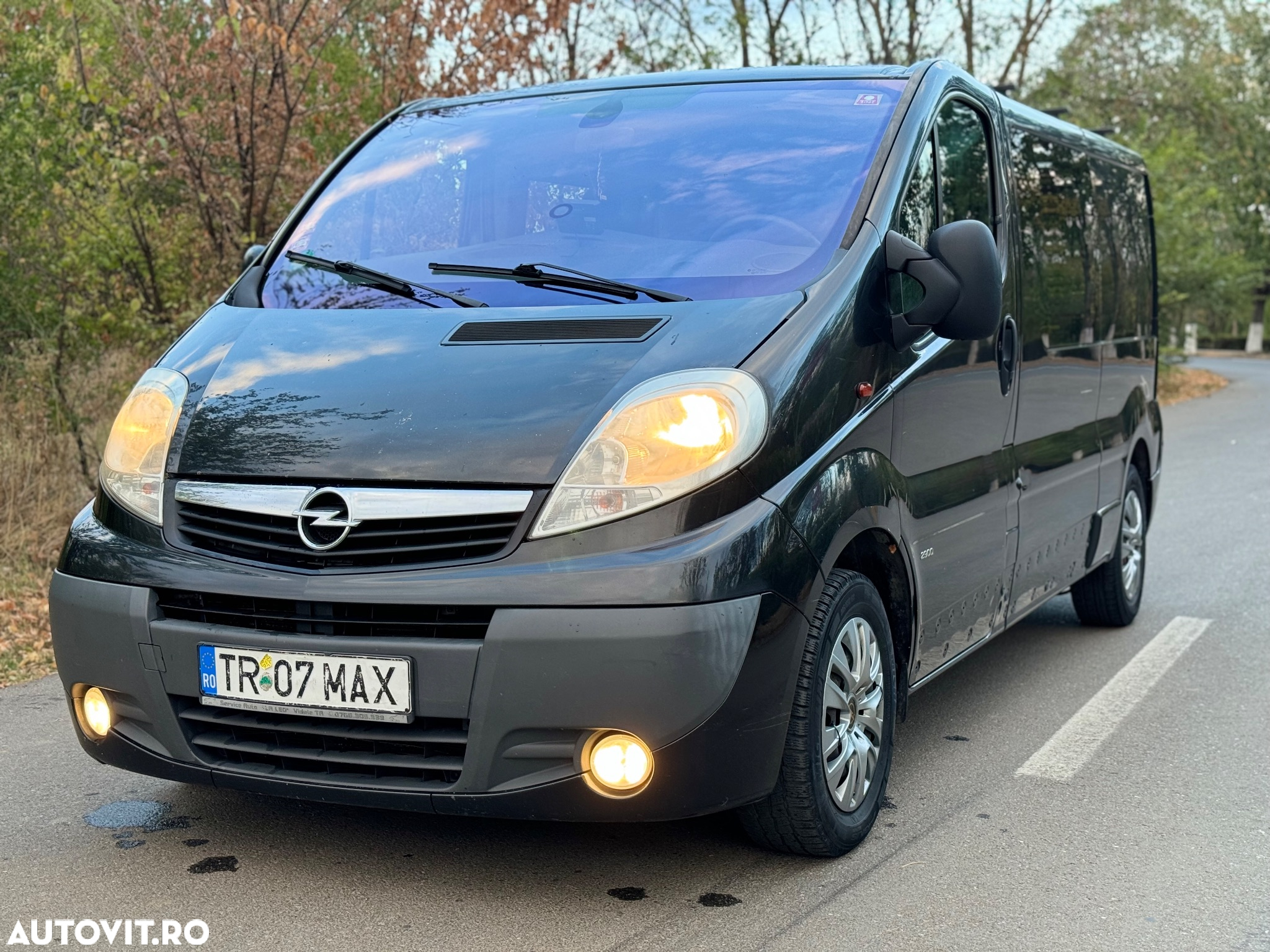 Opel Vivaro 2.5 CDTI L2H1 Life Cosmo - 33