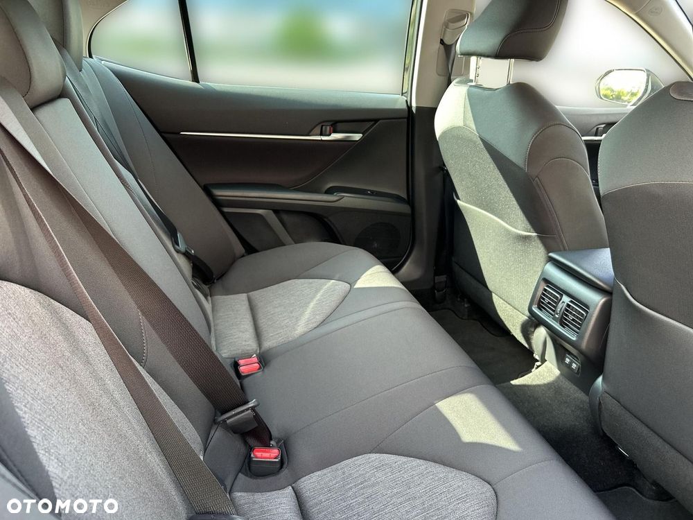 Toyota Camry 2.5 Hybrid Comfort CVT - 11