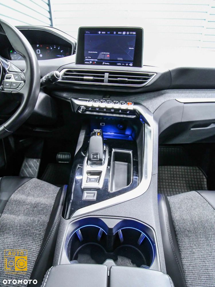 Peugeot 3008 1.2 PureTech Allure S&S EAT6 - 17