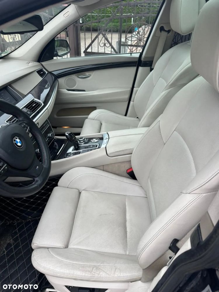 BMW Seria 5 550i - 17