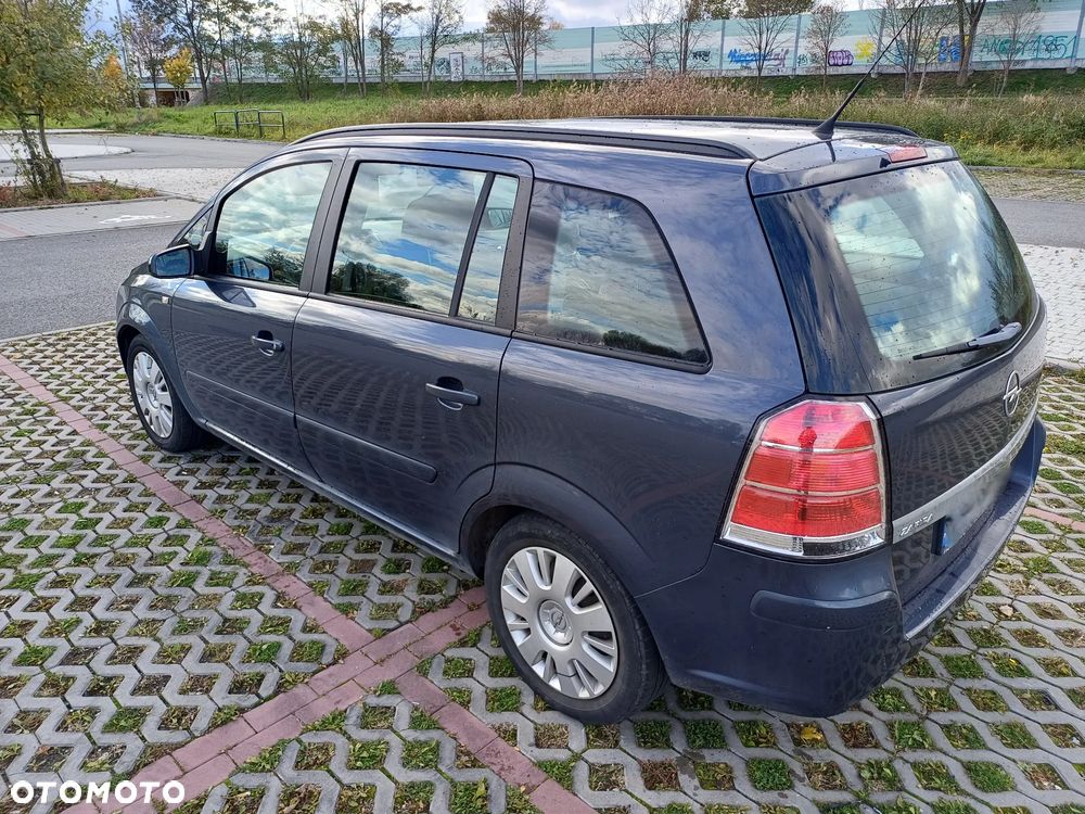 Opel Zafira 1.6 Cosmo - 4
