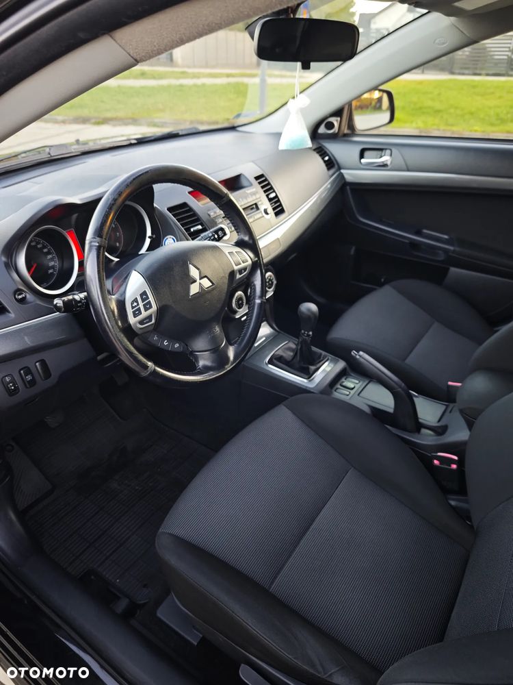 Mitsubishi Lancer - 9