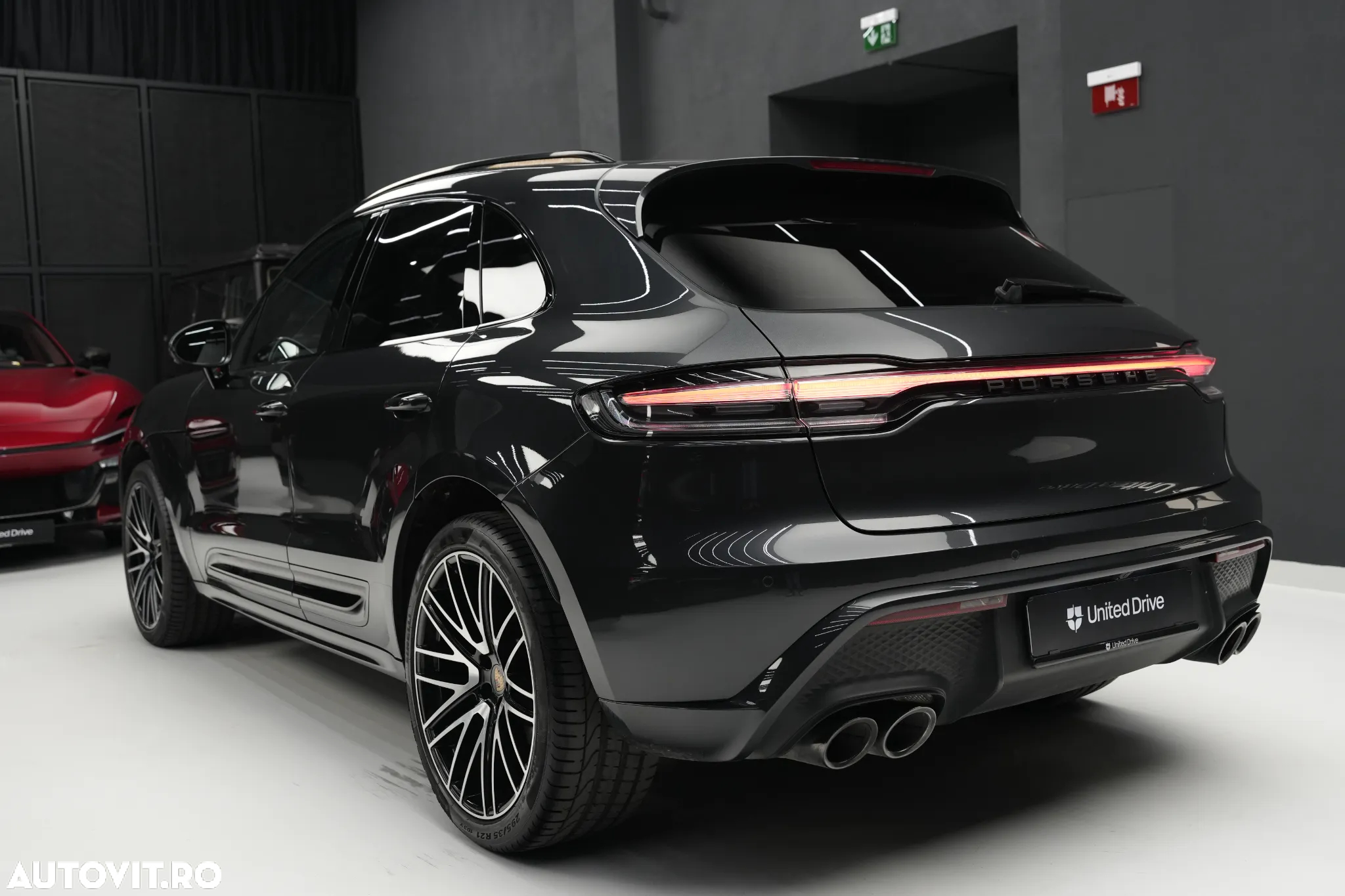 Porsche Macan T - 27