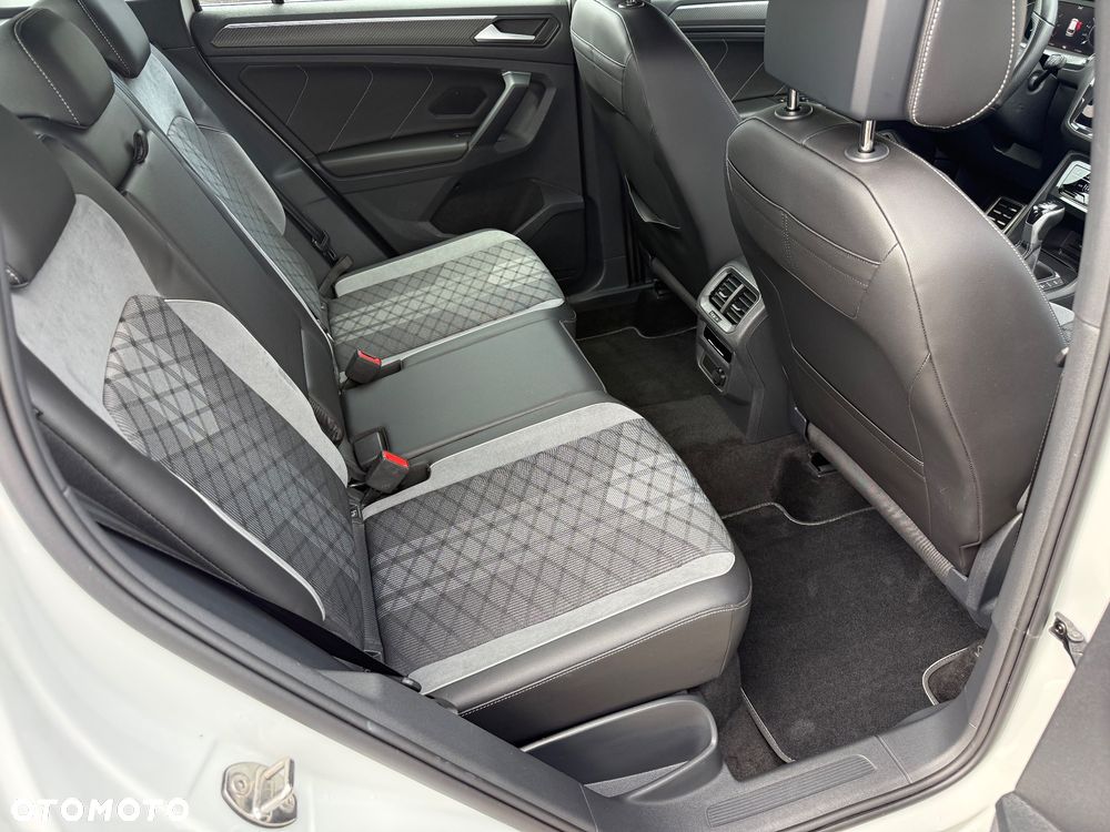 Volkswagen Tiguan 1.4 eHybrid OPF DSG R-Line - 32