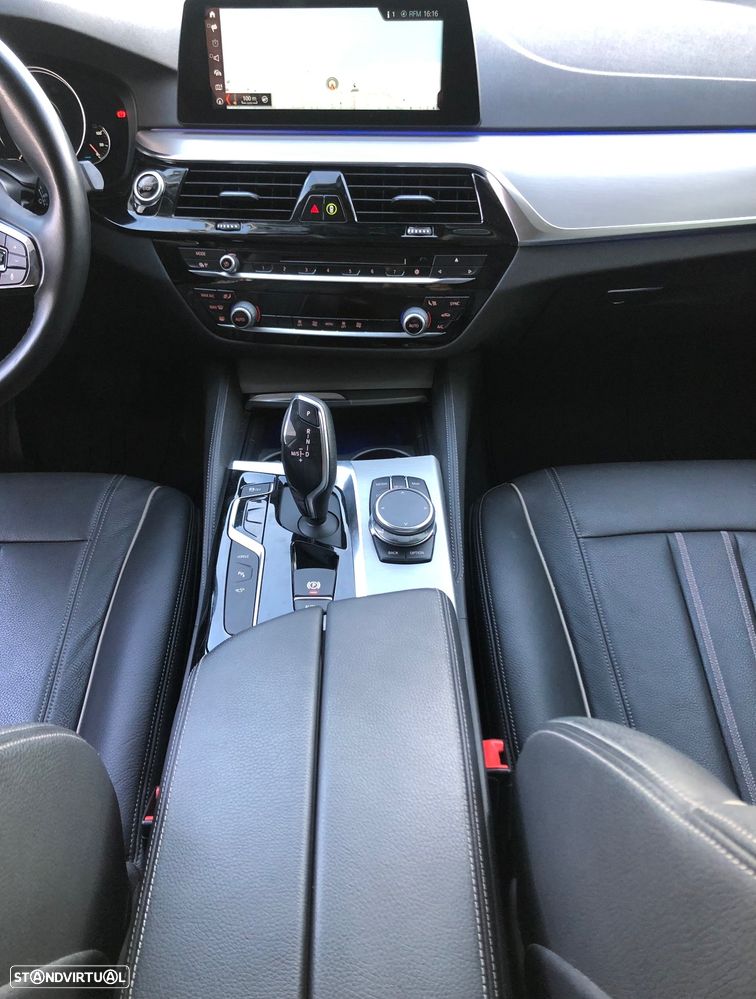 BMW 530 e iPerformance Line Luxury - 32