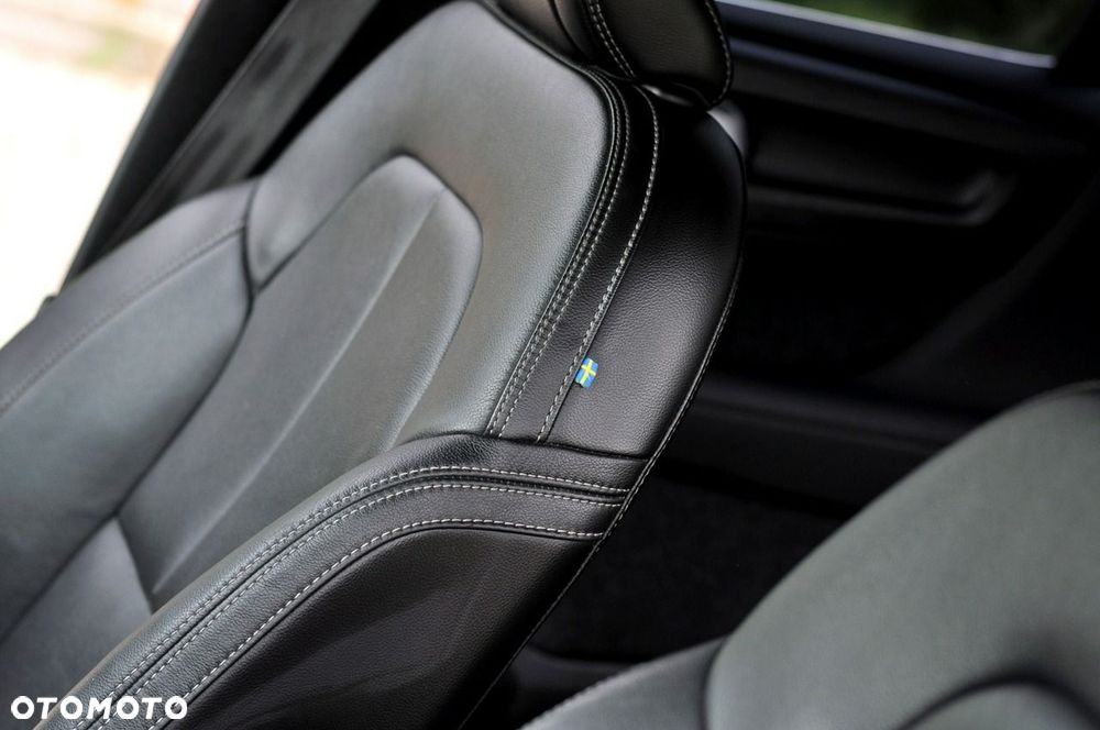 Volvo XC 40 T4 Plug-In Hybrid Plus Dark - 21