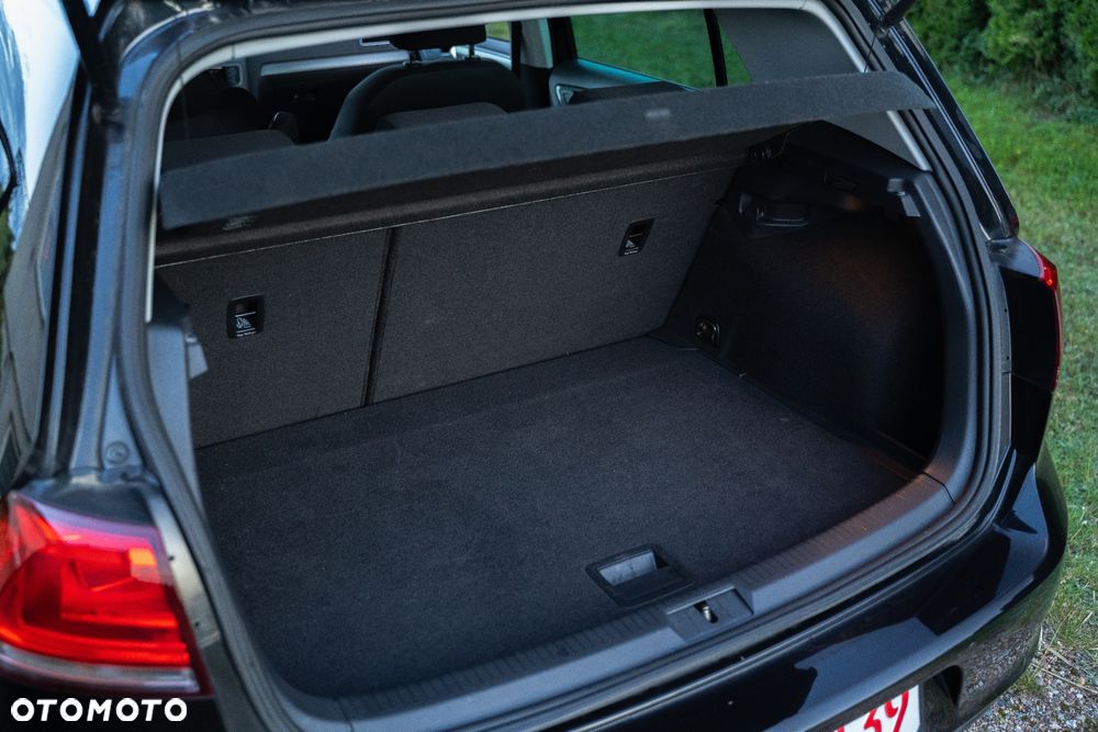 Volkswagen Golf - 8