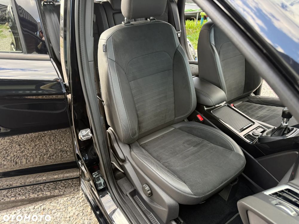 Ford Kuga 1.5 TDCi 2x4 ST-Line - 28