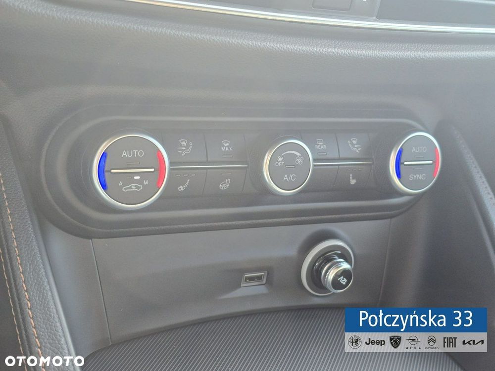 Alfa Romeo Stelvio - 16