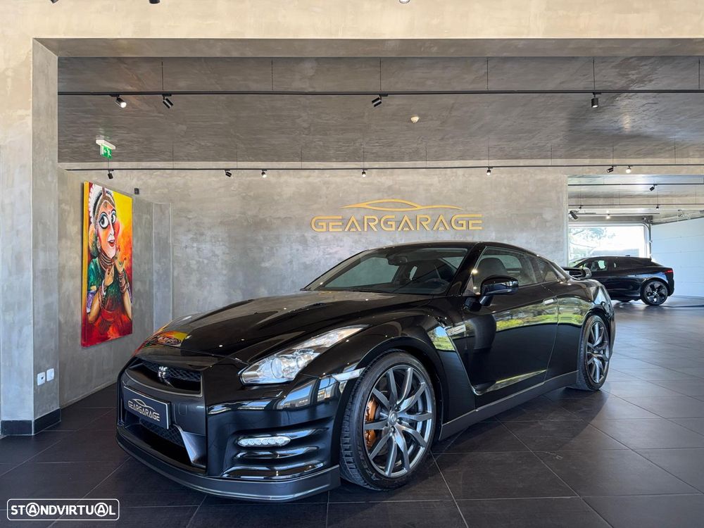 Nissan GT-R Premium Edition - 2