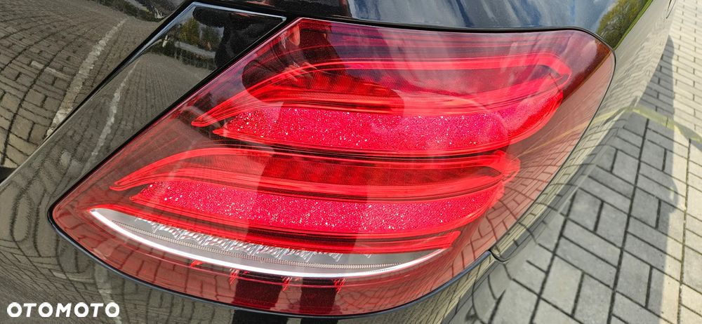 Mercedes-Benz Klasa E 220 d 4Matic 9G-TRONIC Avantgarde - 27