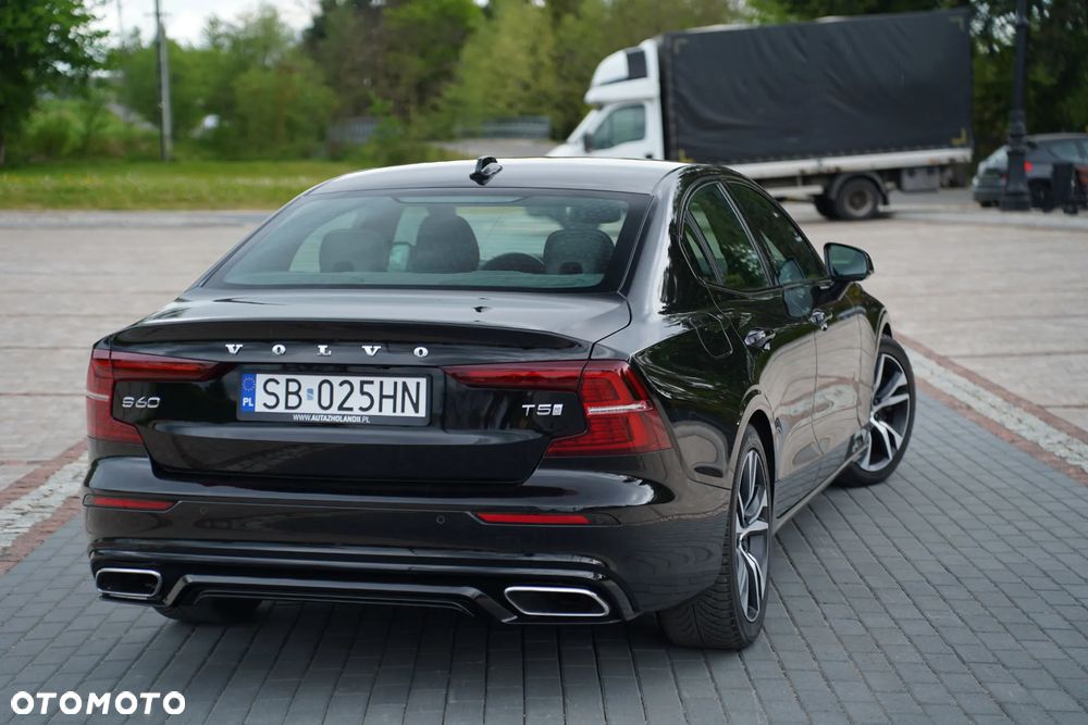 Volvo S60 T5 R-Design - 12