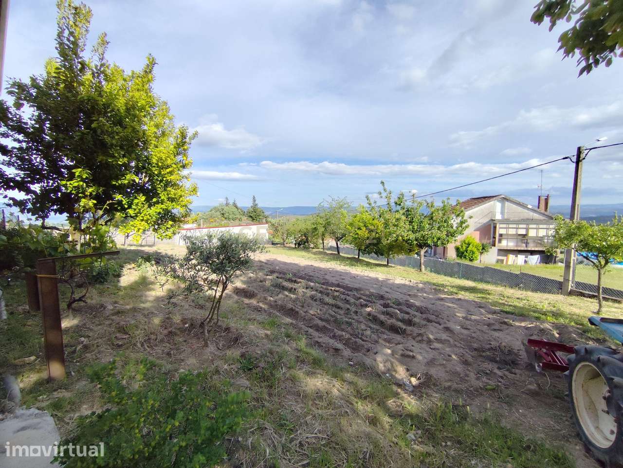 Moradia T3 com Armazém e Terreno Envolvente | A 14 km de Chaves - Grande imagem: 4/50