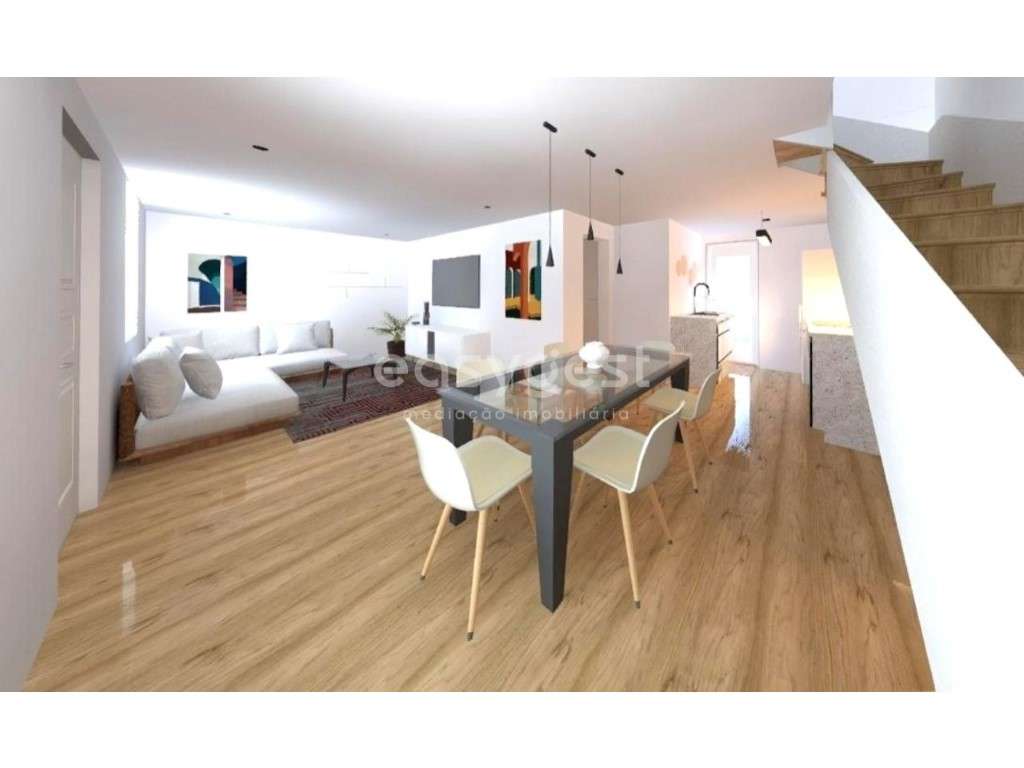 Moradia T2 com terraço, 75m2, junto às portas de Benfica - Grande imagem: 2/21