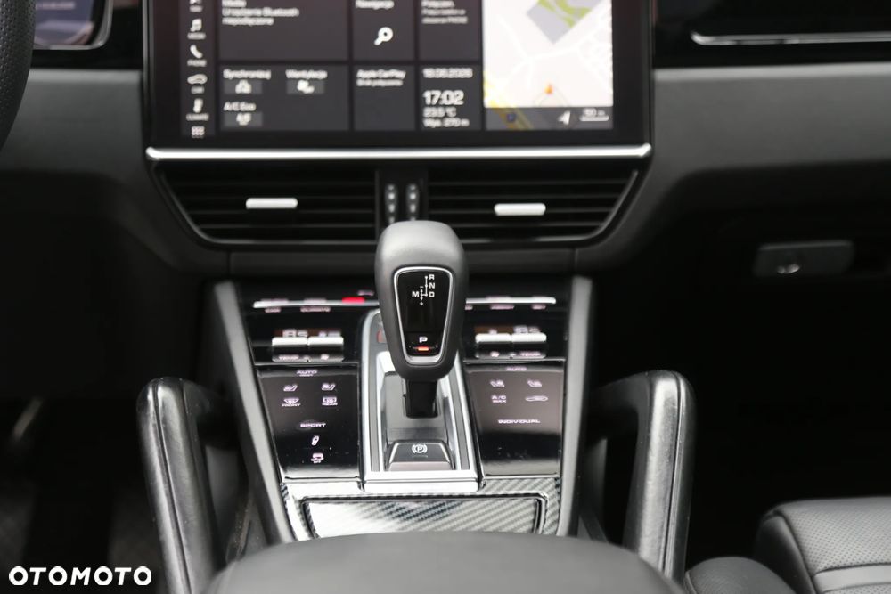 Porsche Cayenne - 21