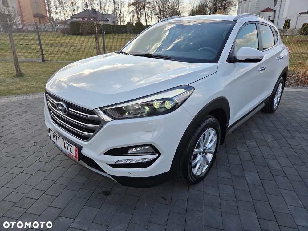 Hyundai Tucson 2.0 CRDI 4WD Automatik Premium - 25
