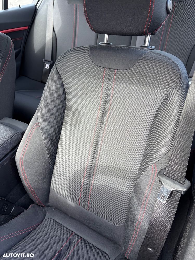 BMW Seria 3 320d Aut. Sport Line - 39