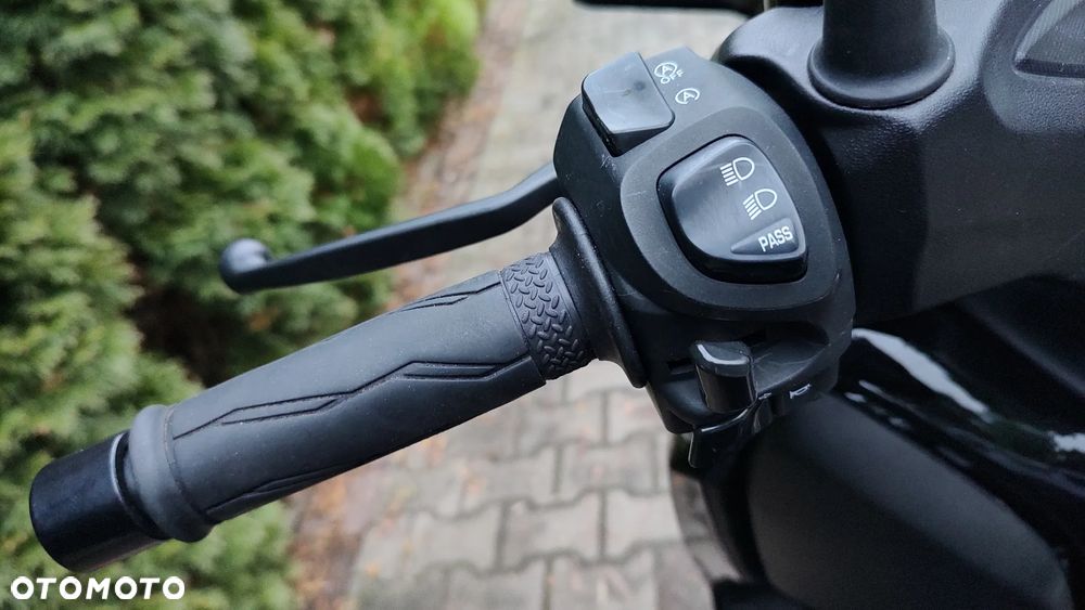 Yamaha X-max - 11