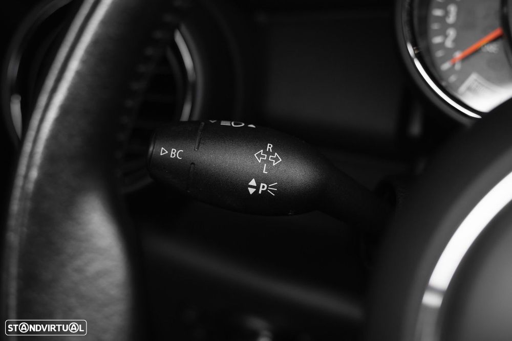 MINI 3 Portas One D - 17