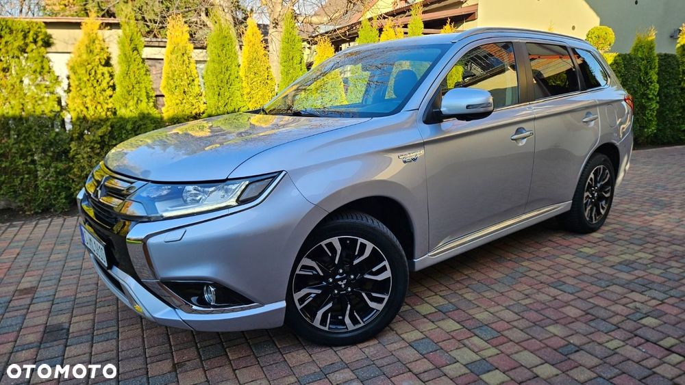 Mitsubishi Outlander - 3