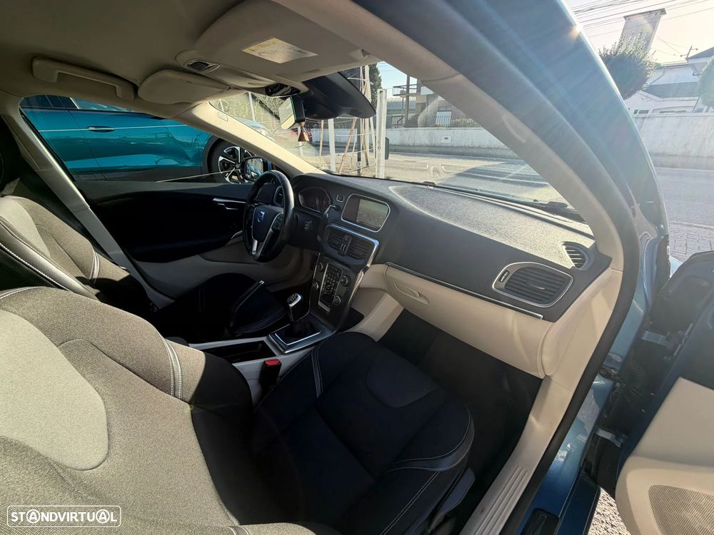 Volvo V40 1.6 D2 Momentum Eco - 13