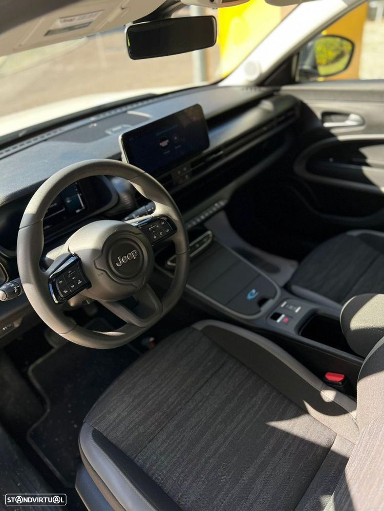 Jeep Avenger 54 kWh Summit - 16