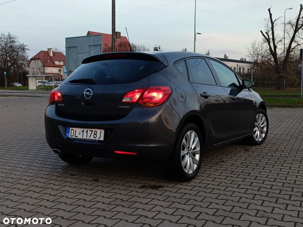 Opel Astra 1.4 Turbo 150 Jahre - 3